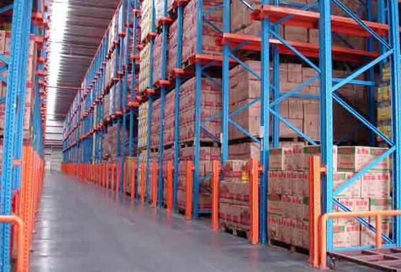 仓库货架铺木板与钢板的区别